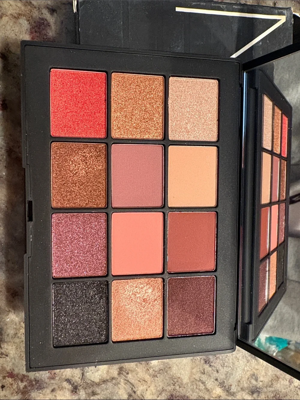 NARS Extreme Effects Eyeshadow Palette - Black Packaging